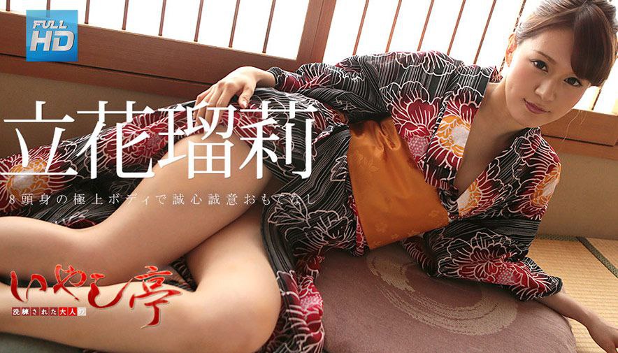 好像不够湿 一边被插一边涂大量润滑液
